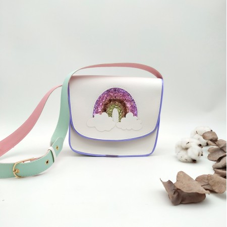Le sac Besace, arc en ciel, rose, vert menthe et blanc en cuir végane