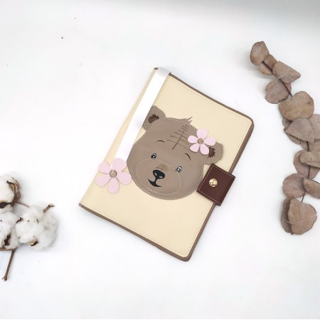 Protège carnet de santé Ourson, beige, marron, taupe, blanc , en cuir végane