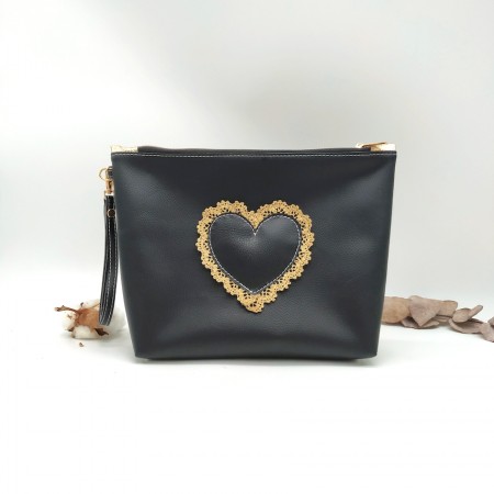 Trousse de toilette coeur ex voto noir, en cuir végane